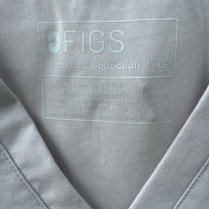 FIGS Women's - SCRUB SET Three-Pocket Scrub Top - XS  + Skinny Scrub Pants - M